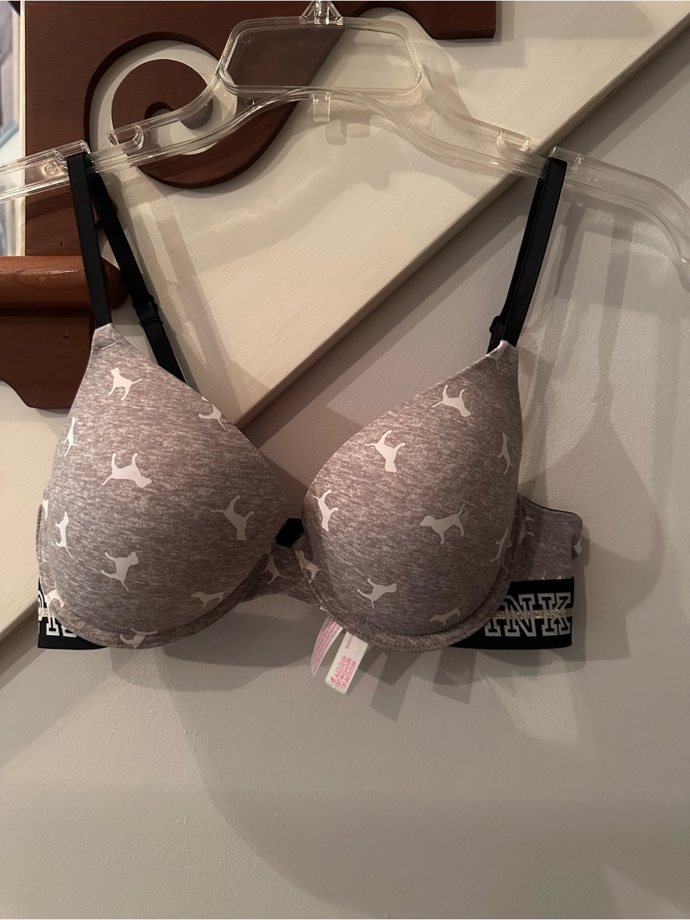 PINK Victoria's Secret Gray Dog-Print Molded T-Shirt Bra with Black Straps
